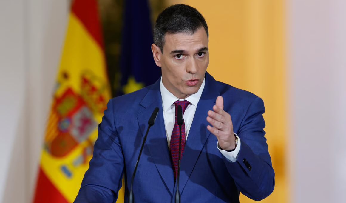 Globe Eye News tweet media