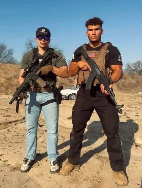 Anya ba wannan mutumin ne ya shirya hare haren da akayi a Jos ba, duba da cewa shi cikekken makiyin musulmi ne sannan an halaka musulmi masu yawa a rikicin...

A zahirin gaskiya ya kamata hukumomi su dauki matakin da ya dace akan shi wannan baturen Amurkan dake zaune a Jos..