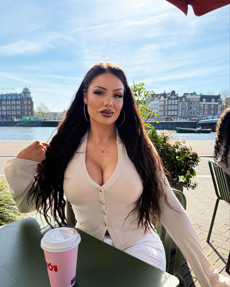 𝓐𝓶𝓮𝓵𝓲𝓮 tweet media