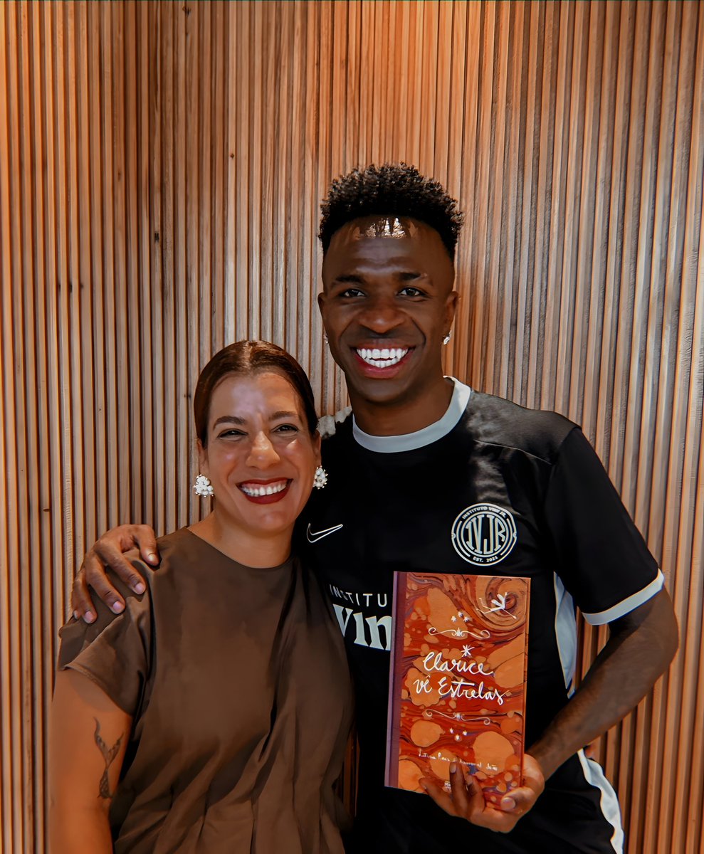 O cinema, assim como a educação, é uma poderosa ferramenta de transformação capaz de divertir e ampliar visões de mundo, além de gerar reflexões que podem contribuir com a construção de uma sociedade mais justa e consciente. Siga o fio: