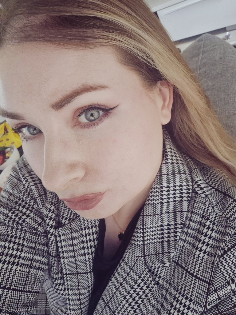 lissie on fire tweet media