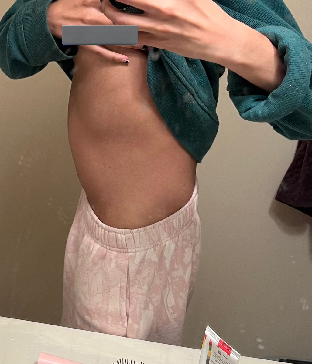 ari 📻 tweet media