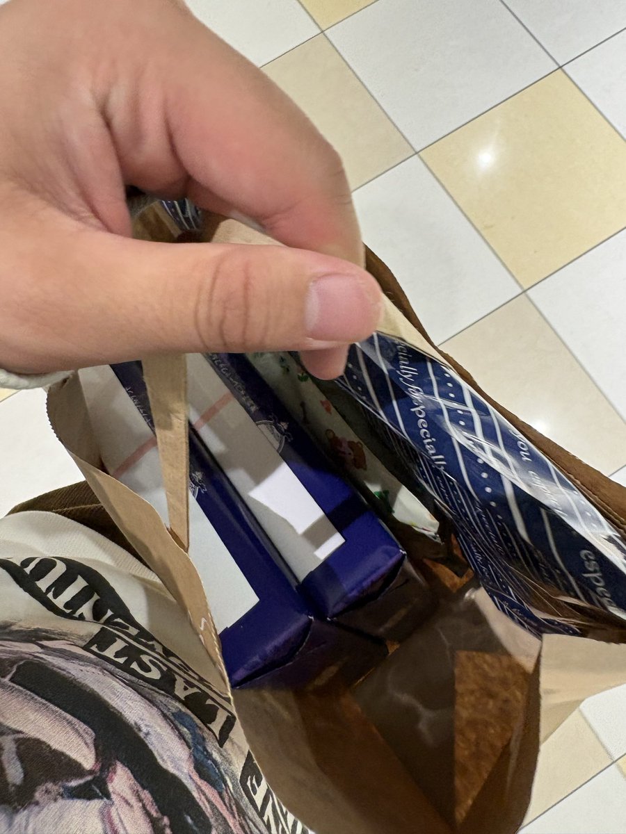 らずべり☀️ tweet media