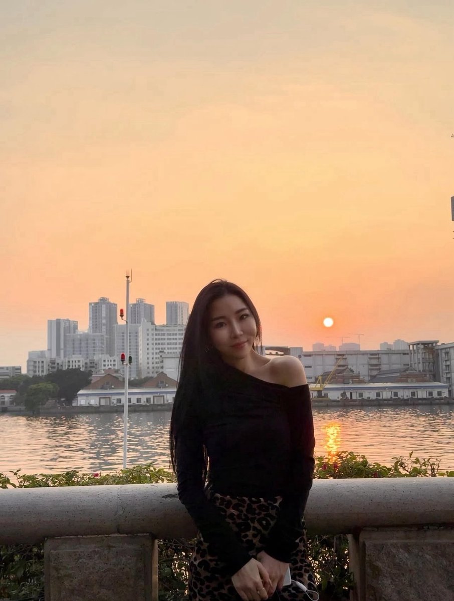 Chloe🇭🇰🦖🐷 tweet media