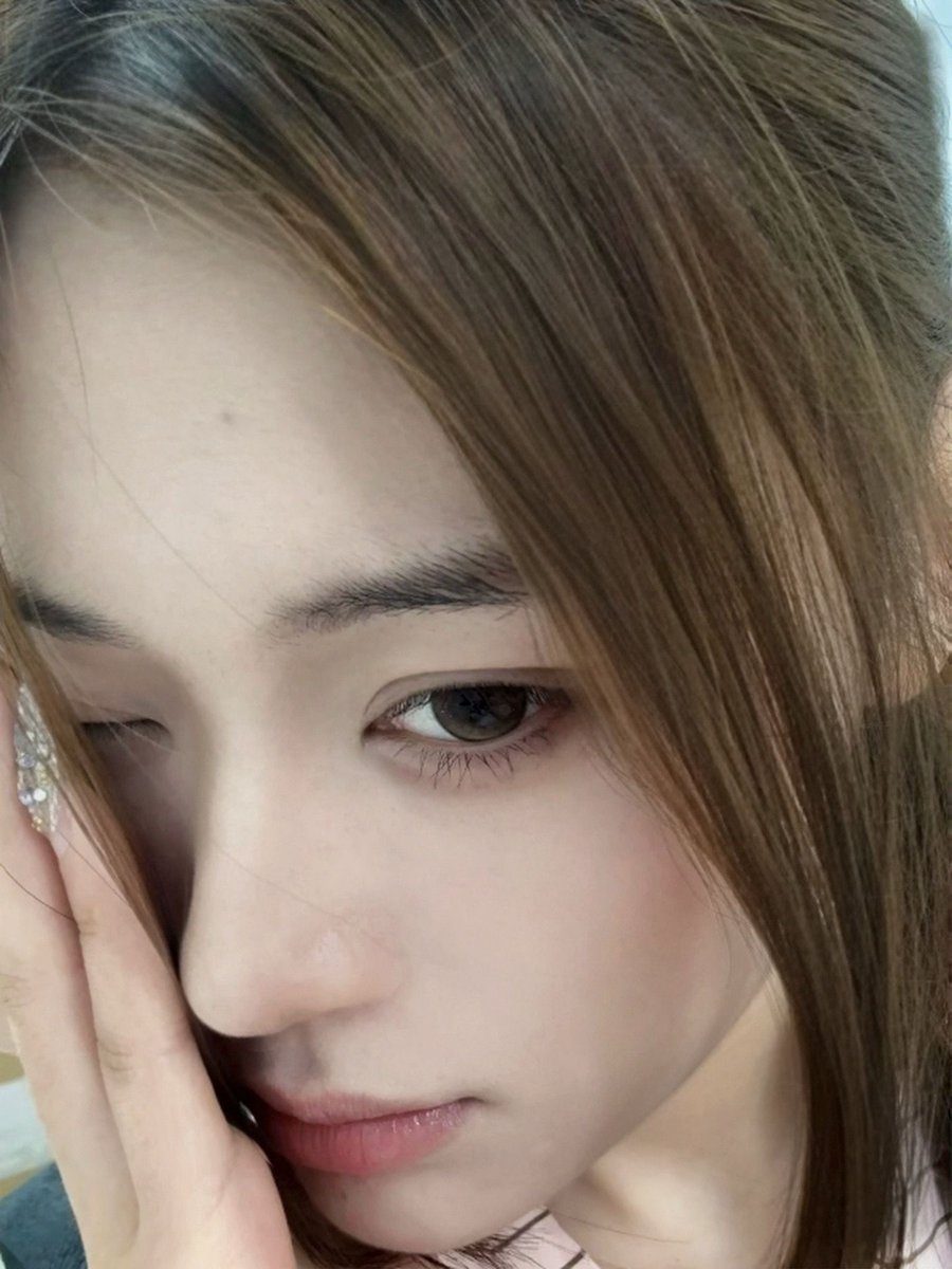 Julian230548's tweet photo. 99年，舟山，脸很甜眼睛很大（见图），身材还不错，性格比较乖，笑起来眼睛弯弯的，私下其实挺敏感听话的。
不谈感情，只解决彼此需求
#浙江 #舟山 https://t.co/0RfvdDQWND