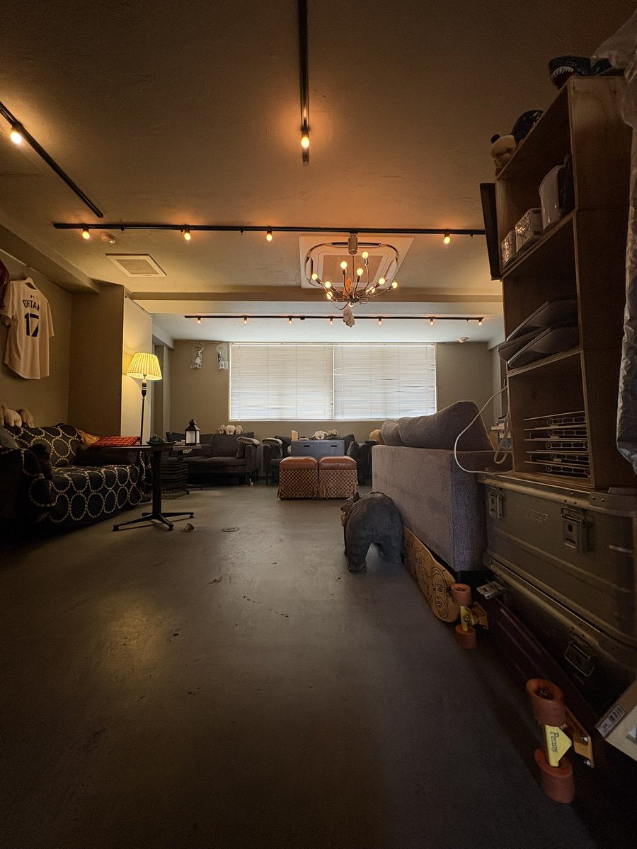 ChairmanTL1's tweet photo. こんなお店です。
シーシャ屋です。
一緒に働きませんか？？？

#シーシャ
友達のみなさま
リポストおねげーします😙 https://t.co/goEN6ZILeB