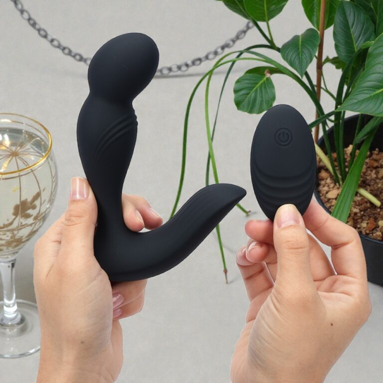 Holiday Products tweet media