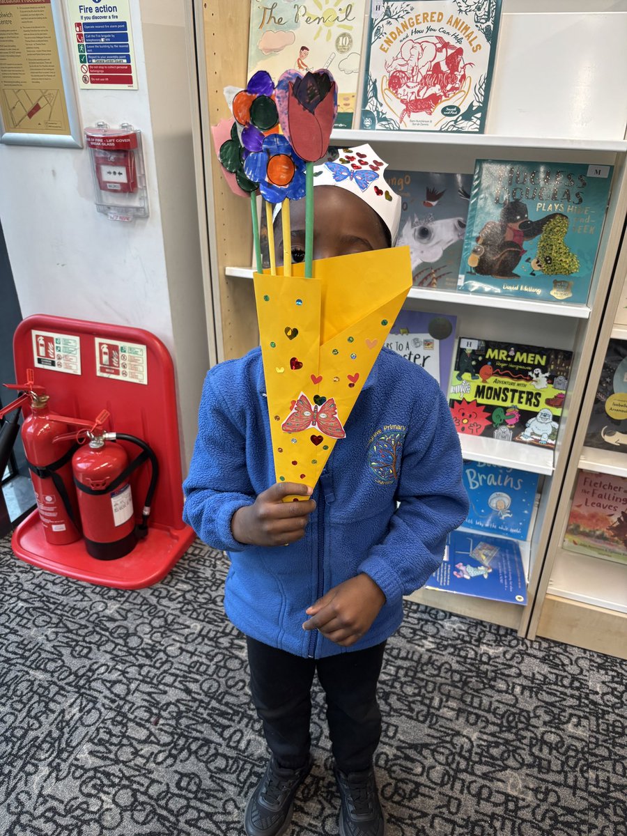 Woolwich Centre Library tweet media