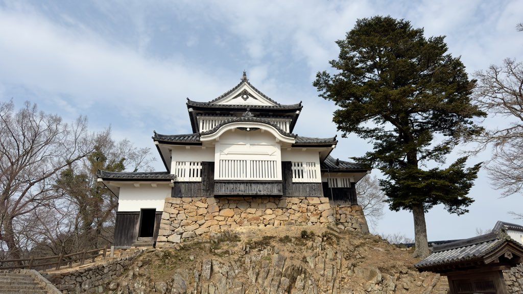 千田嘉博_城郭考古学 tweet media