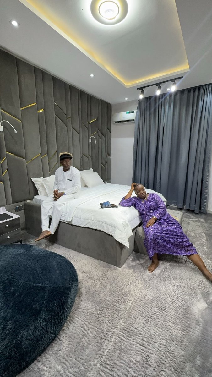 officer w👀s tweet media