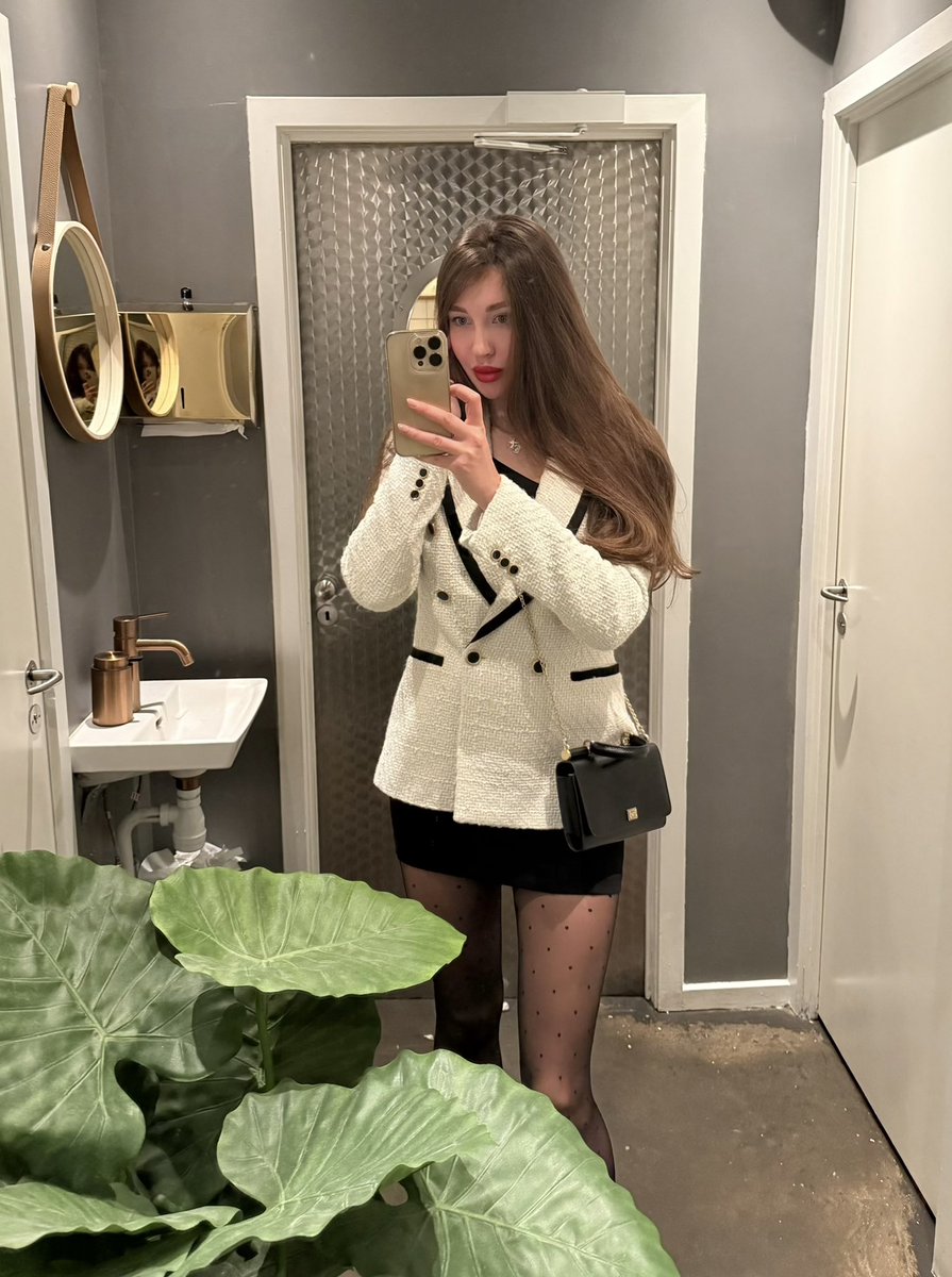 Nika🪽 tweet media