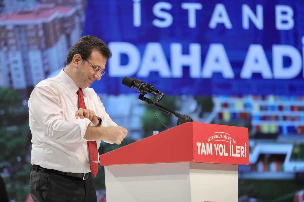 Baskanhanm58's tweet photo. ⚠️ Ekrem İmamoğlu’ndan flaş söylem: 

“Bu ülkenin bir Kadın Cumhurbaşkanı olacak inşallah en yakın zamanda”

Ekrem Başkan yine kolları sıvadı, millet için çalışıyor! 💪🇹🇷
#Ekremİmamoğlu https://t.co/efeLfpEpOY