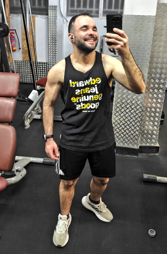 Nicko_miko tweet media