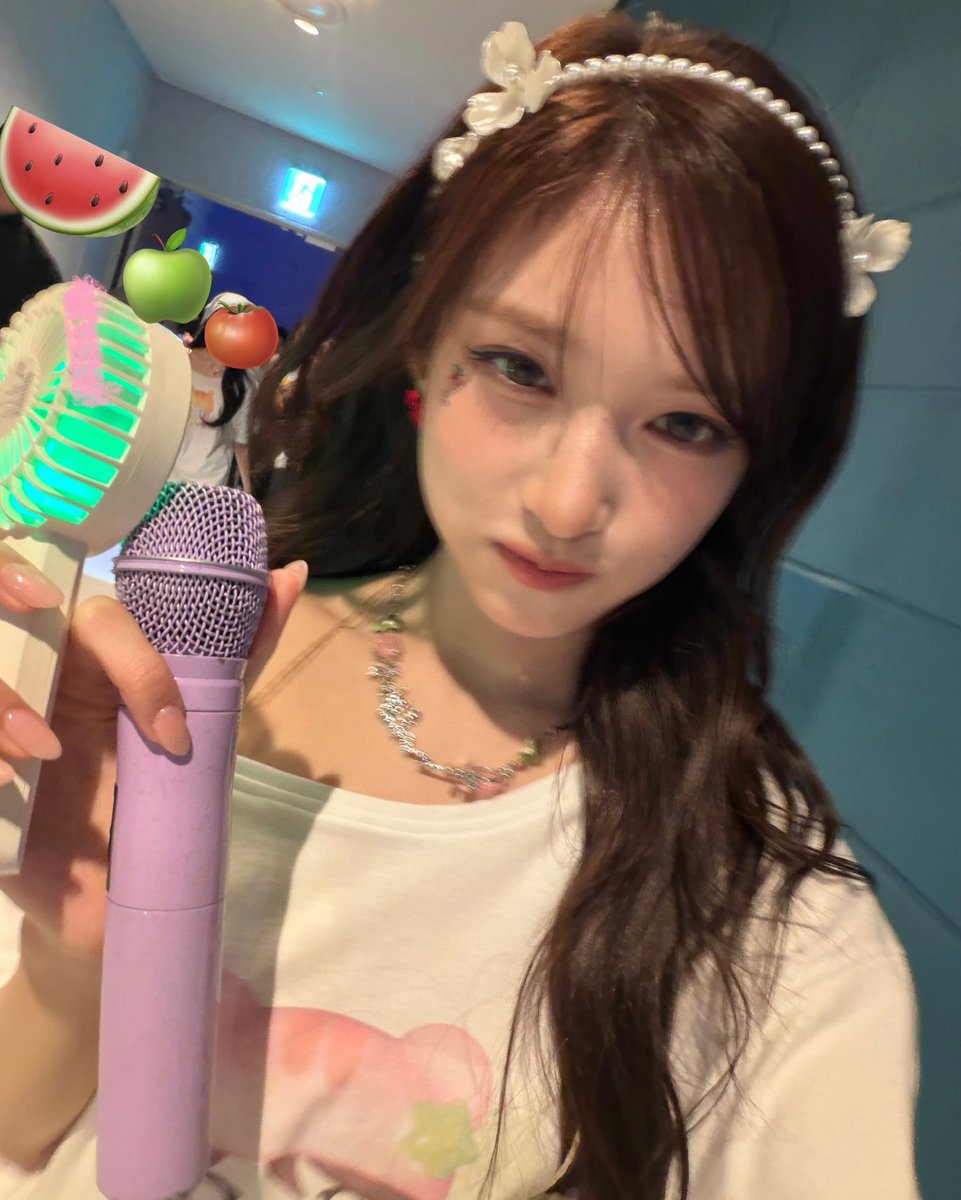 Little Leeseo tweet media