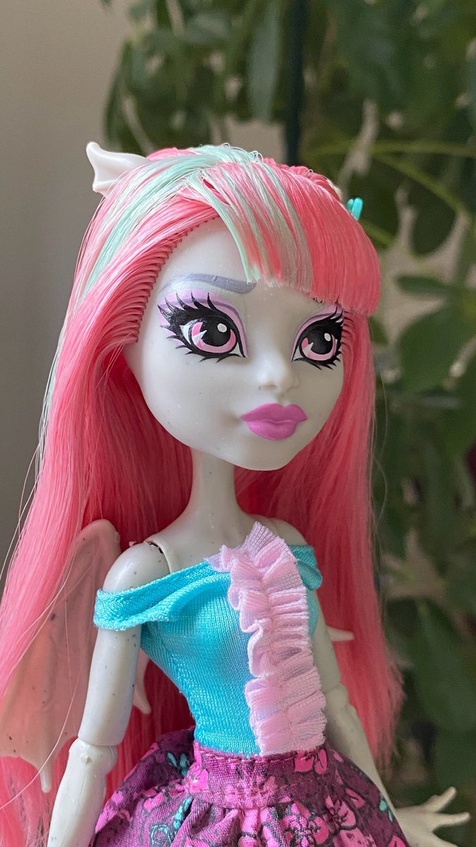 Eggulaura tweet media