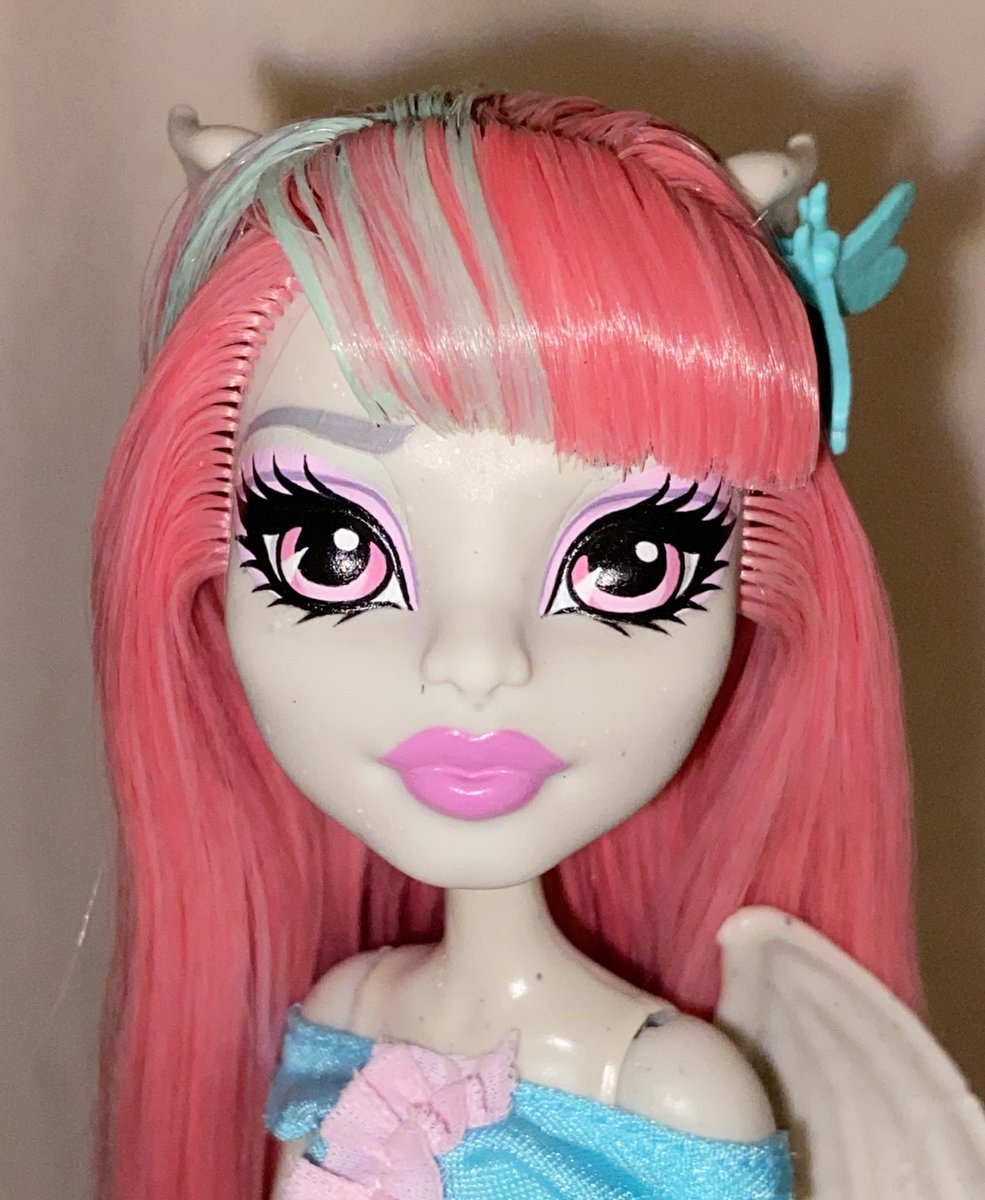 Eggulaura tweet media