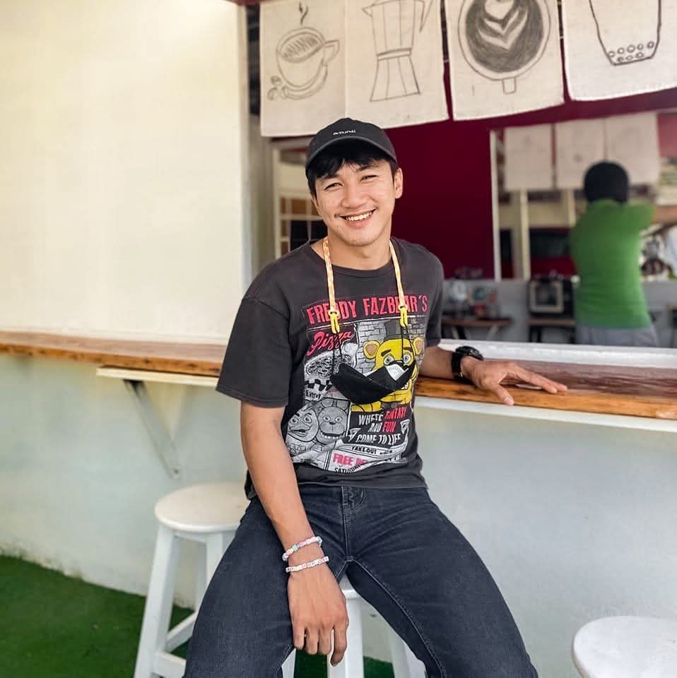 jjpt06's tweet photo. เพราะชีวิตไม่แน่นอน
แต่ถ้ามีหมอนได้นอนแน่😛😛🤣 https://t.co/ltxgdXcihH