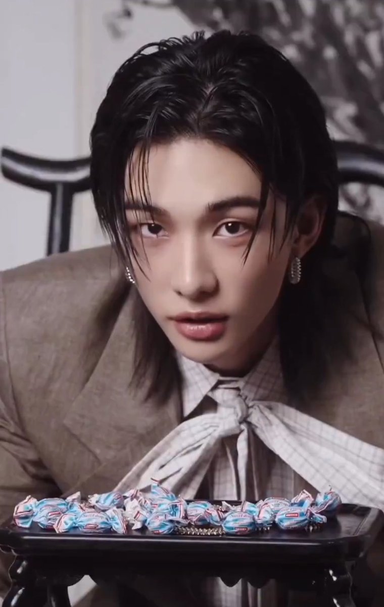 біжу за хьонджіном tweet media