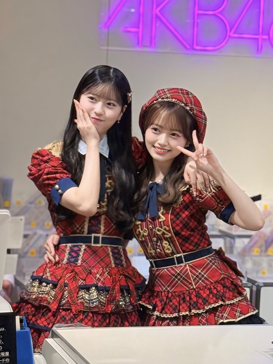 2026.3.30
AKB48 大衣装展 -時代を彩った装跡-
@ 大丸東京店

八木愛月ちゃん(<a href="/azuki_yagi0322/">八木愛月（AKB48）</a> )
花田藍衣ちゃん(<a href="/mei_hanada/">花田藍衣</a> )

あづめい可愛い🐐🐟

#八木愛月
#花田藍衣
#AKB48