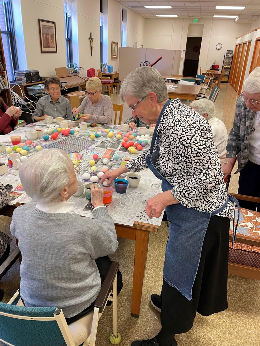 soarusa's tweet photo. How do you get ready for Easter? 🐣🌷

In communities across the country, Catholic religious are preparing with prayer, joy, and simple traditions like dyeing Easter eggs together. https://t.co/i5qP6JltAf