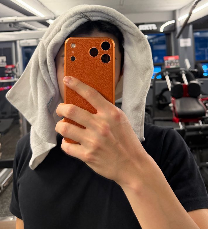 elise🐤👑 tweet media