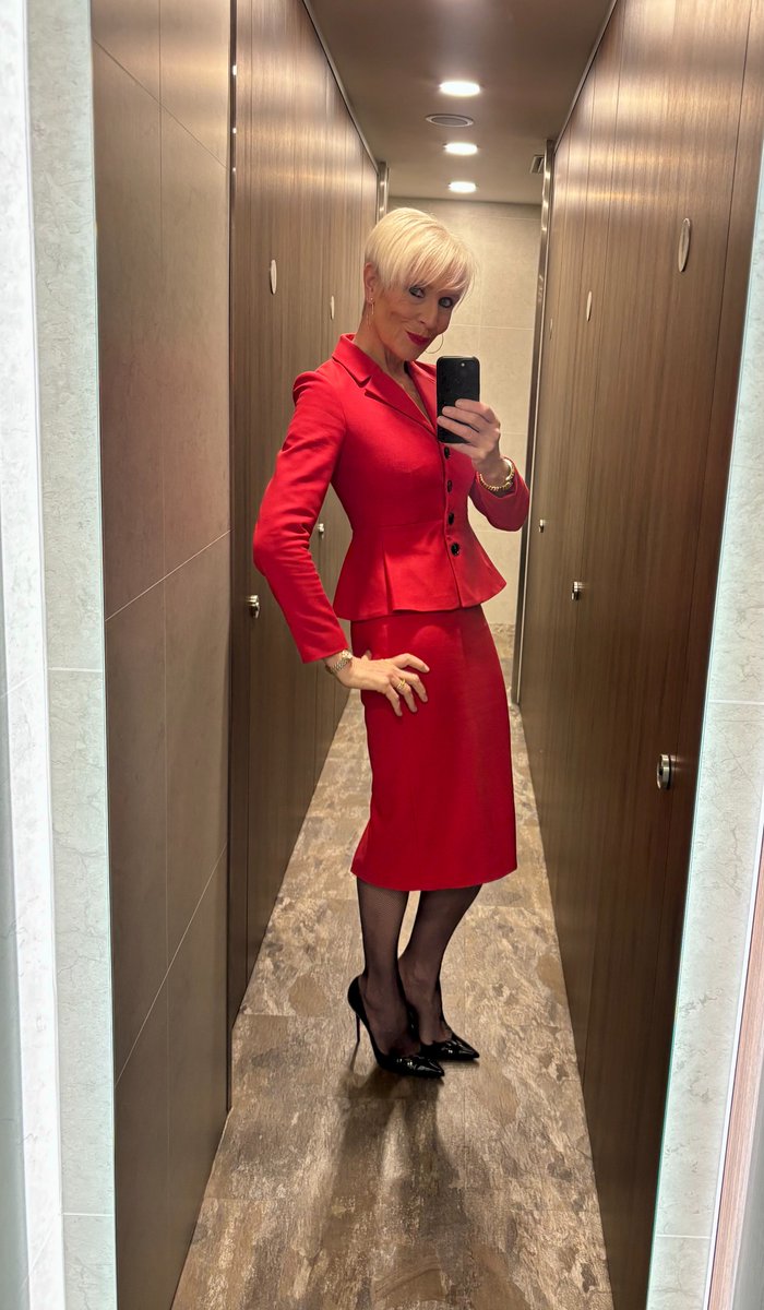 Dawn Neesom tweet media