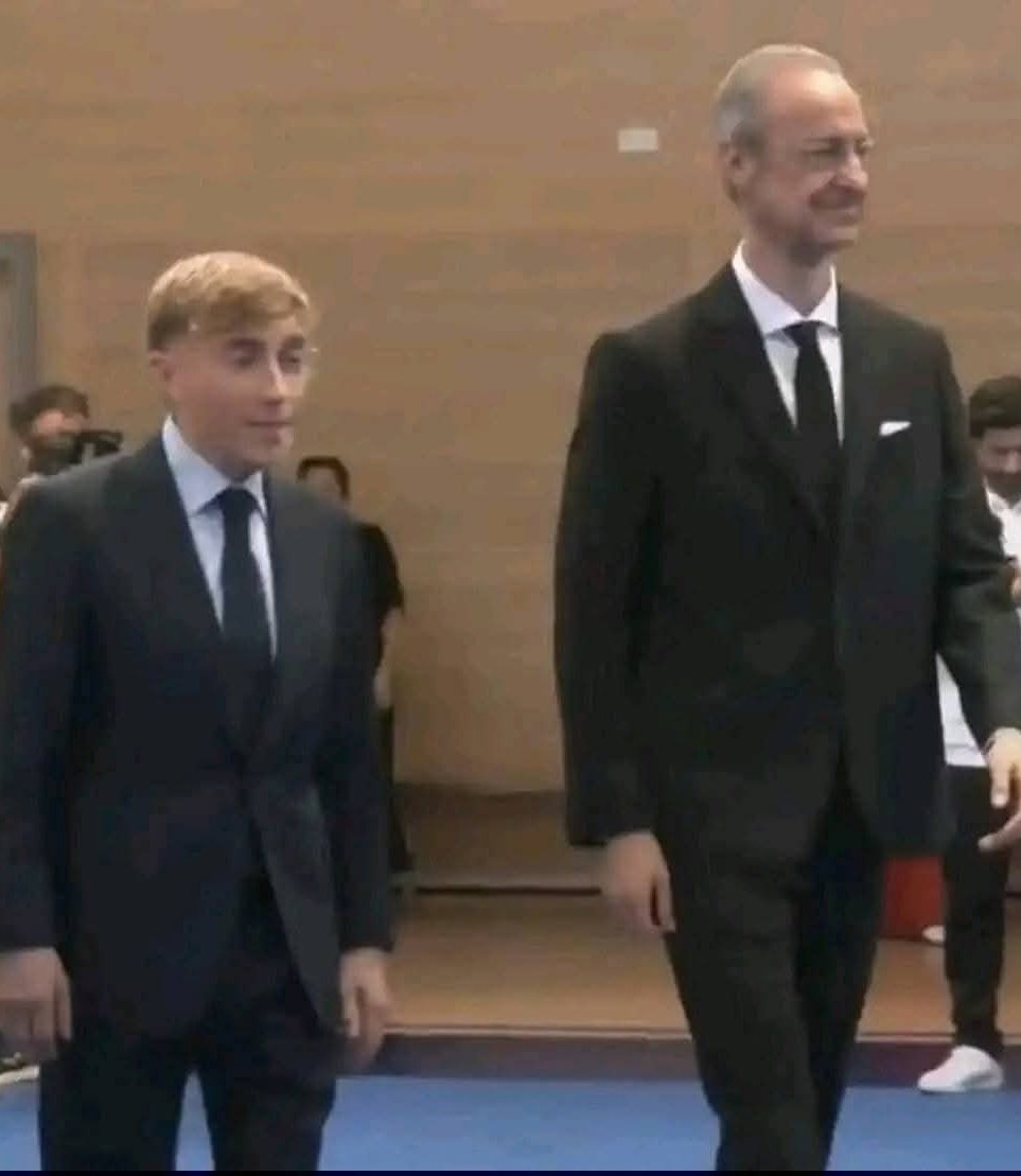 𝐂𝐑𝐈𝐒 tweet media