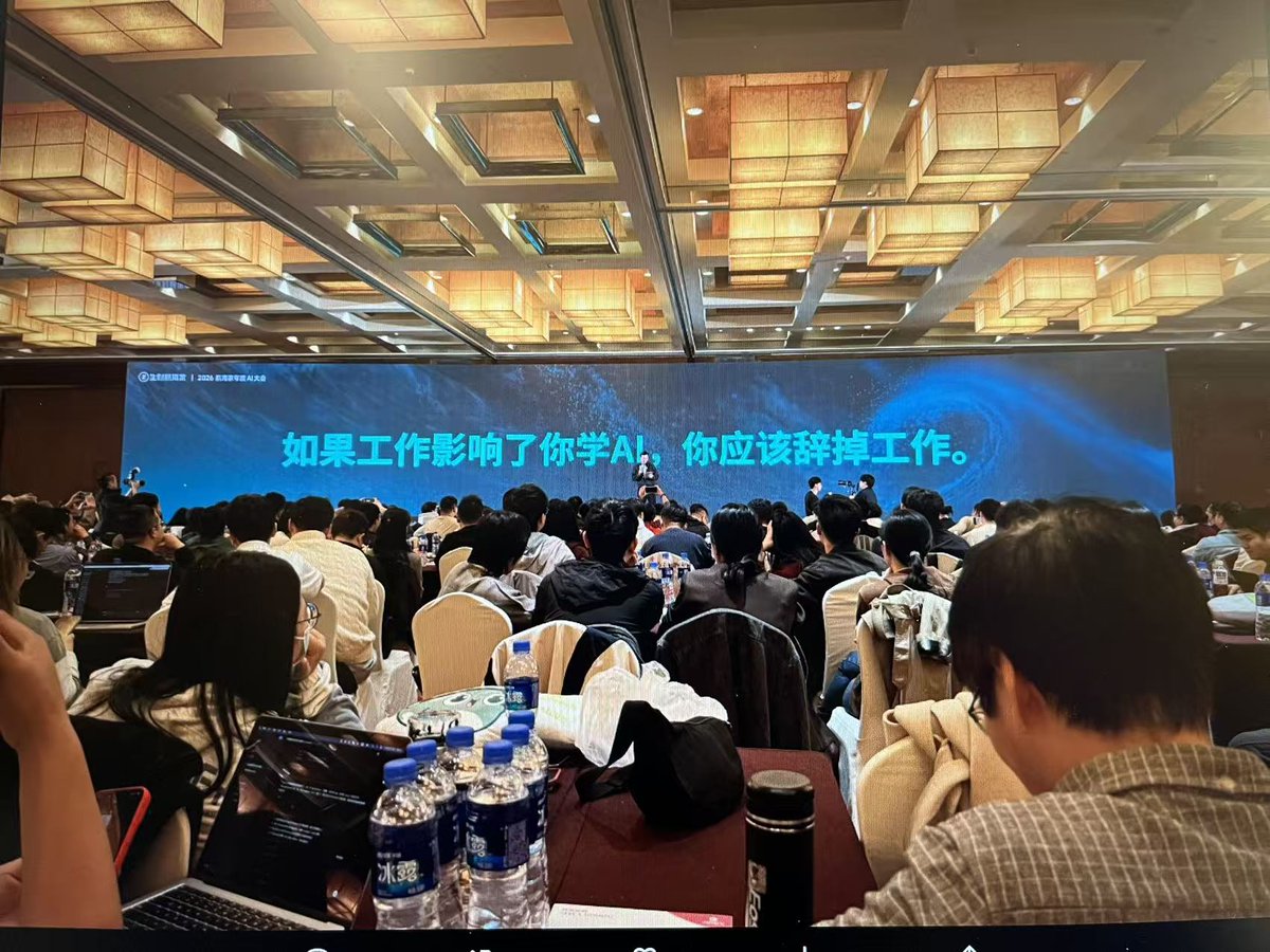 Robinson · 鲁棒逊 tweet media