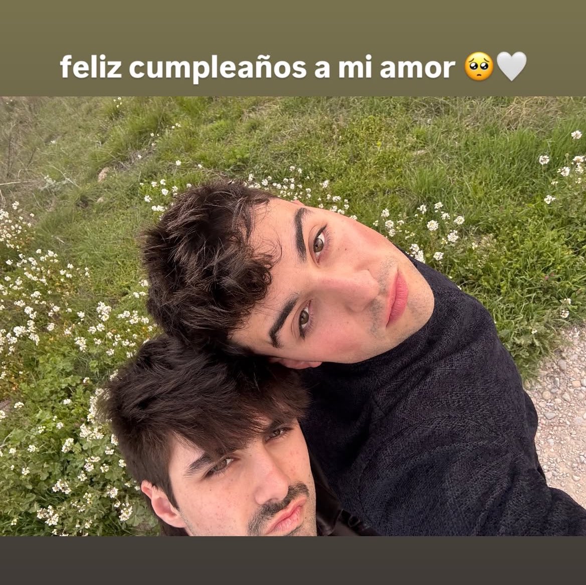 marts 𝜗𝜚 tweet media