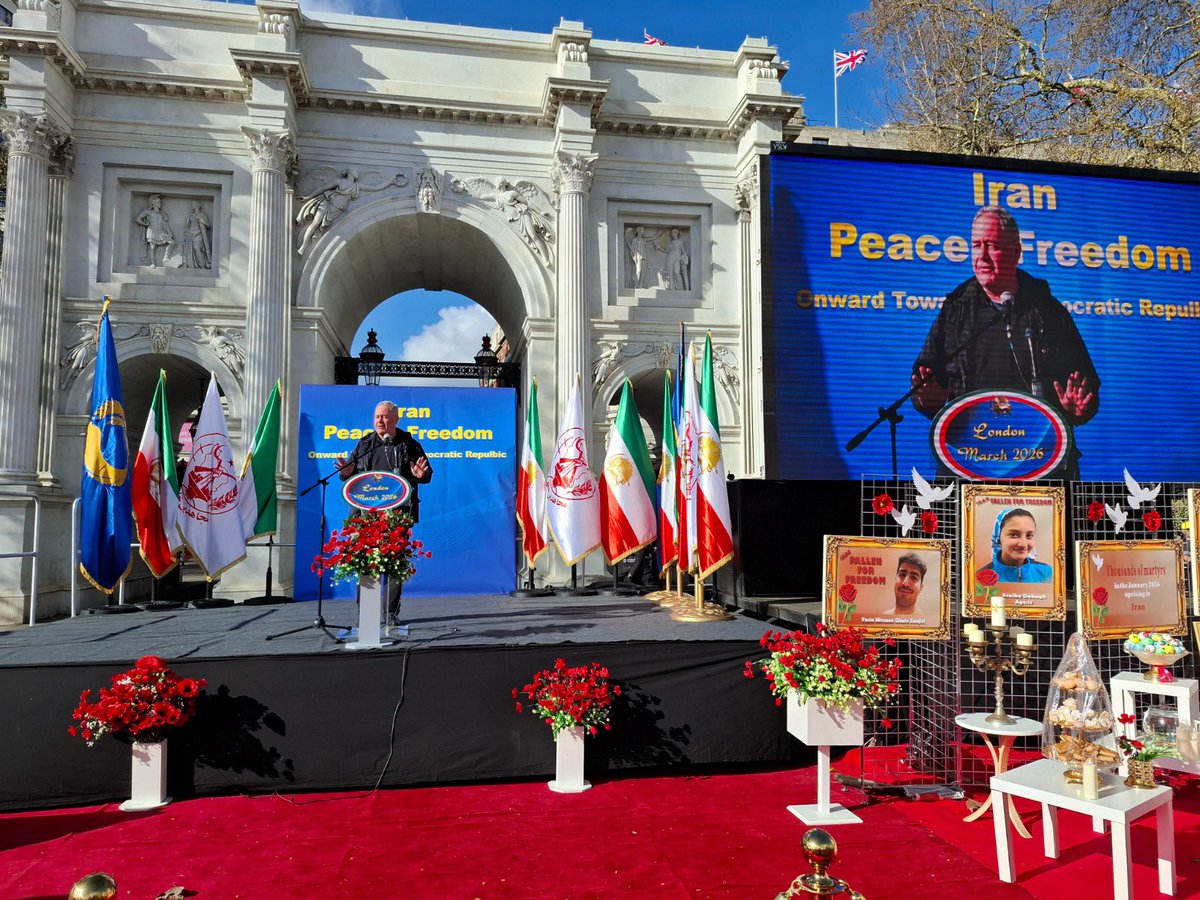 BobBlackman's tweet photo. Finally, guest speaker at the @iran_policy rally at #MarbleArch in support of freedom, democracy & regime change in #Iran. @Maryam_Rajavi #TenPointPlan #NotoMullahs #NotoShah 3/3 https://t.co/GZjQT0eCZo