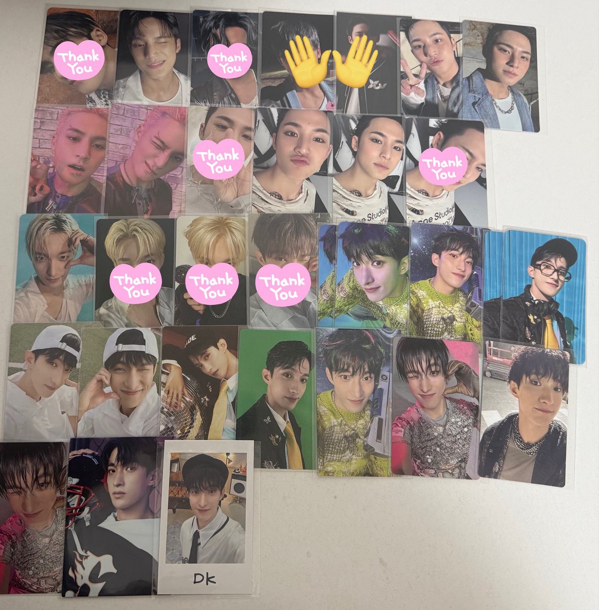 せりな tweet media