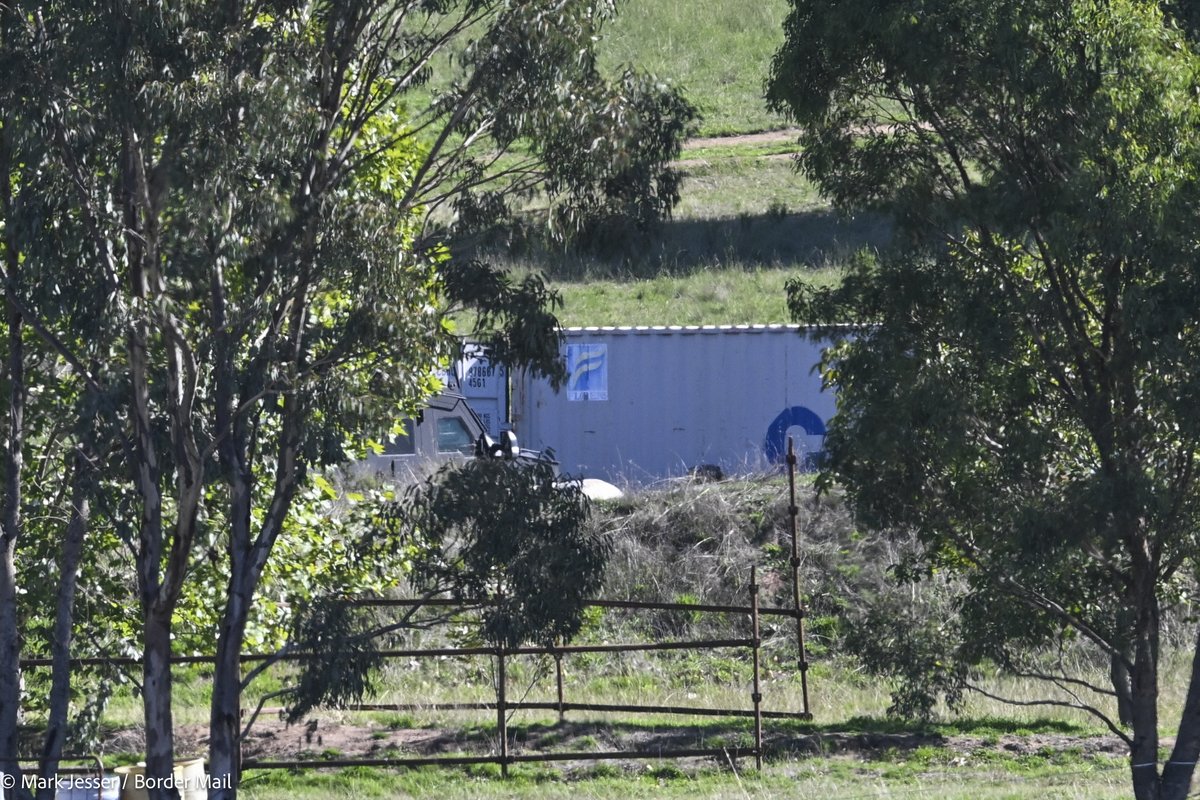 MarkJesser's tweet photo. Owner of property where alleged police killer Dezi Freeman was shot had been away for months @bordermail https://t.co/jbOi9DLI9M https://t.co/42Qr2LrYGt