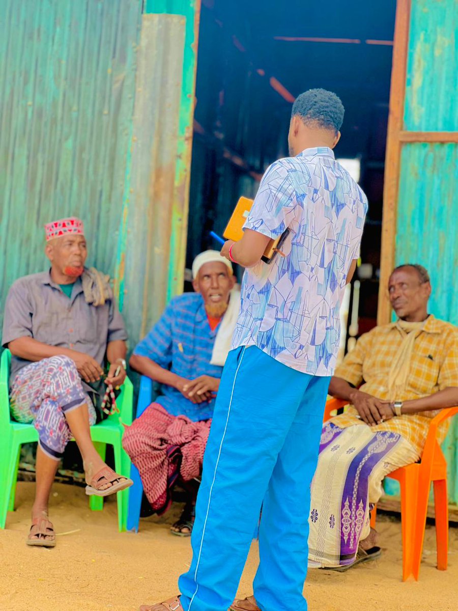 KICTANet's tweet photo. 📍 Dadaab | Marothiley Village
In Marothiley village, Daadab, Garissa County, Farhan Mohamed, a Community Digital Champion (CDC) under the EDACR project, is on the ground cascading digital skills to the community 

Through these ongoing sessions, community members and VSLAs are gaining practical digital skills on how to operate digital devices, access government services and participate in the digital economy.

This is what the EDACR project is driving: digitally literate communities where skills are shared, opportunities are expanded, and no one is left behind.

Real change is happening in Garissa County 

This work is made possible through the support of @UKinKenya, investing in communities and ensuring no one is left behind in the digital age.

#DigitalAccess4All @ICTAuthorityKE @NIEhub