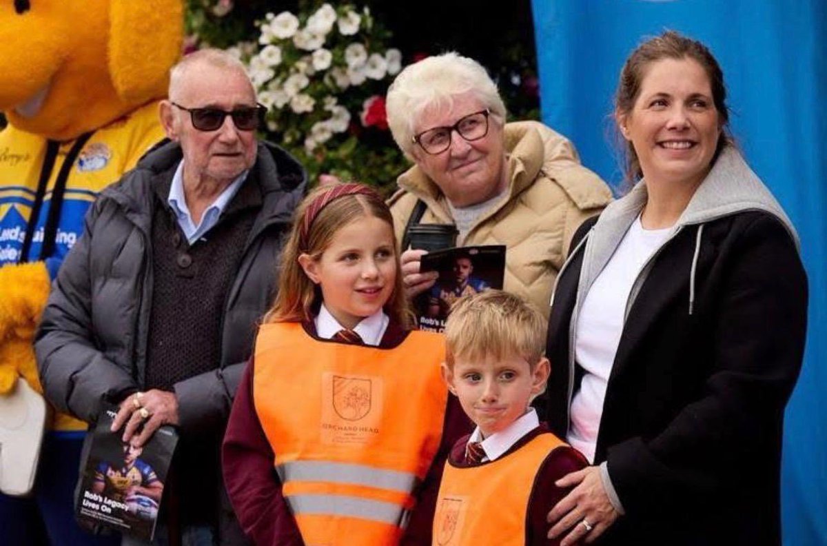YvetteCooperMP's tweet photo. Devastated to hear about Geoff Burrow. Geoff, like Rob, was a total inspiration to us all.

A brilliant campaigner but most of all the proudest father and grandfather who never stopped fighting for his family.

Everyone will be thinking of Irene and the whole family today. https://t.co/GkmndNZHKX
