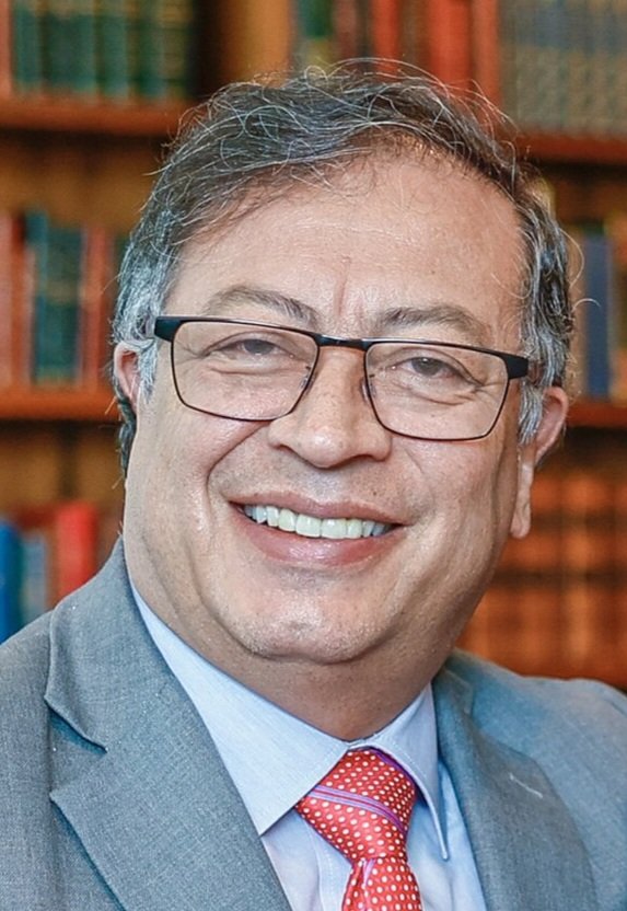 Stats Globe tweet media