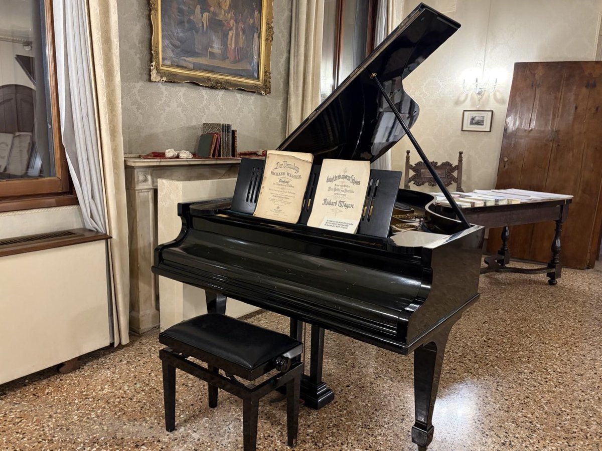 LuigiBrugnaro's tweet image. #VENEZIA ✍🏻 Il Museo Wagner entra nella rete dei Musei Civici! 

Oggi abbiamo firmato un accordo importante che segna un nuovo passo per la nostra città: il Museo Richard Wagner diventa ufficialmente parte della Fondazione Musei Civici di Venezia, come 14° museo del sistema.

Un