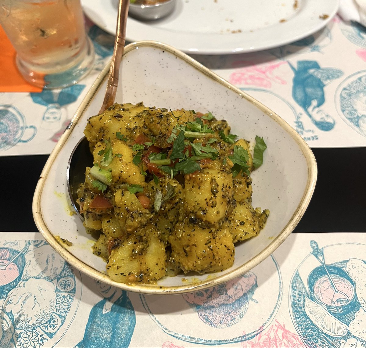 あんとん tweet media