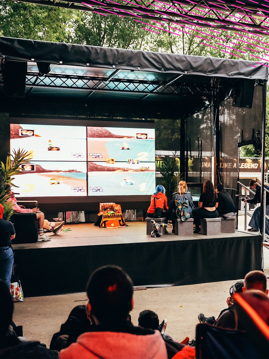 gamescom tweet media