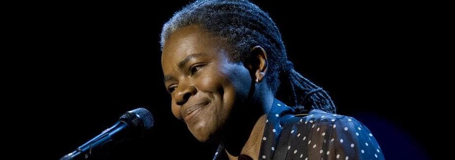 GeorgiosMasman2's tweet image. "I think between the 16-year-old who wrote 'Talkin’ Bout a Revolution' &amp;amp; the 61-year-old sitting here w/you now, that my values are the same. I still have the same concerns. I still want the same changes. But I certainly have a different perspective."
#HappyBirthday #TracyChapman