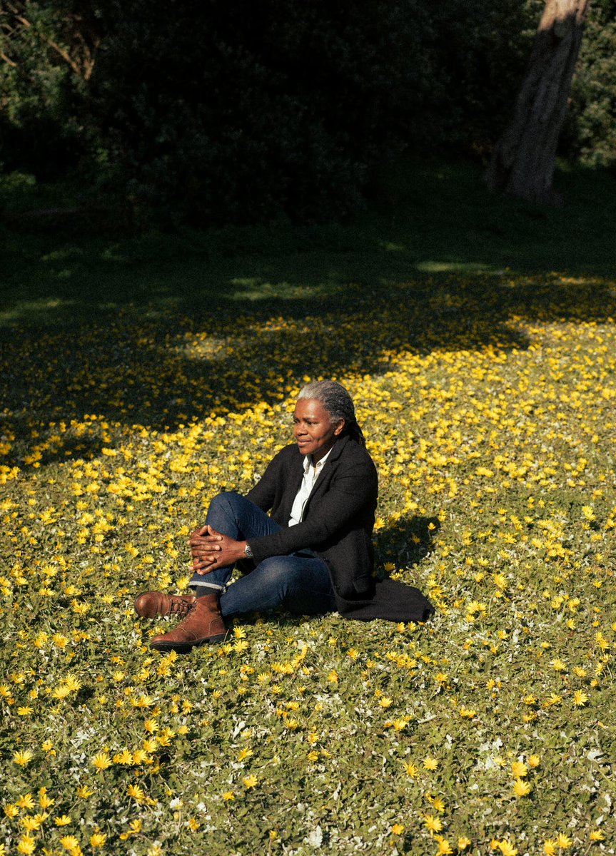 GeorgiosMasman2's tweet image. "I think between the 16-year-old who wrote 'Talkin’ Bout a Revolution' &amp;amp; the 61-year-old sitting here w/you now, that my values are the same. I still have the same concerns. I still want the same changes. But I certainly have a different perspective."
#HappyBirthday #TracyChapman