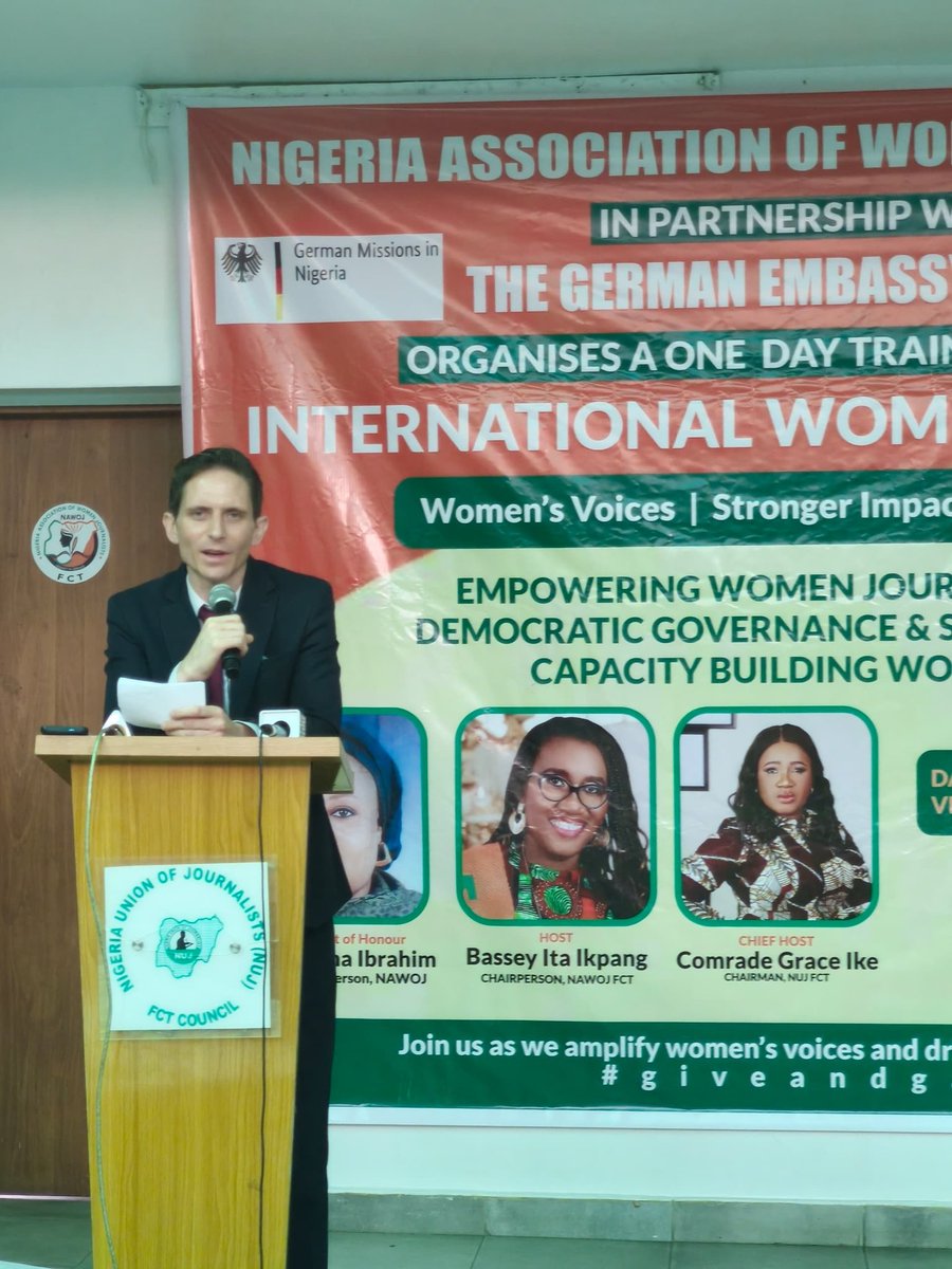GERinNigeria's tweet image. Empowering women journalists for impact 💪🏽
The German Embassy 🇩🇪, in partnership with NAWOJ, hosted a capacity-building workshop this March to mark International Women’s Day—focused on advancing democratic governance &amp;amp; social change.
#IWD #WomenInMedia #NAWOJ