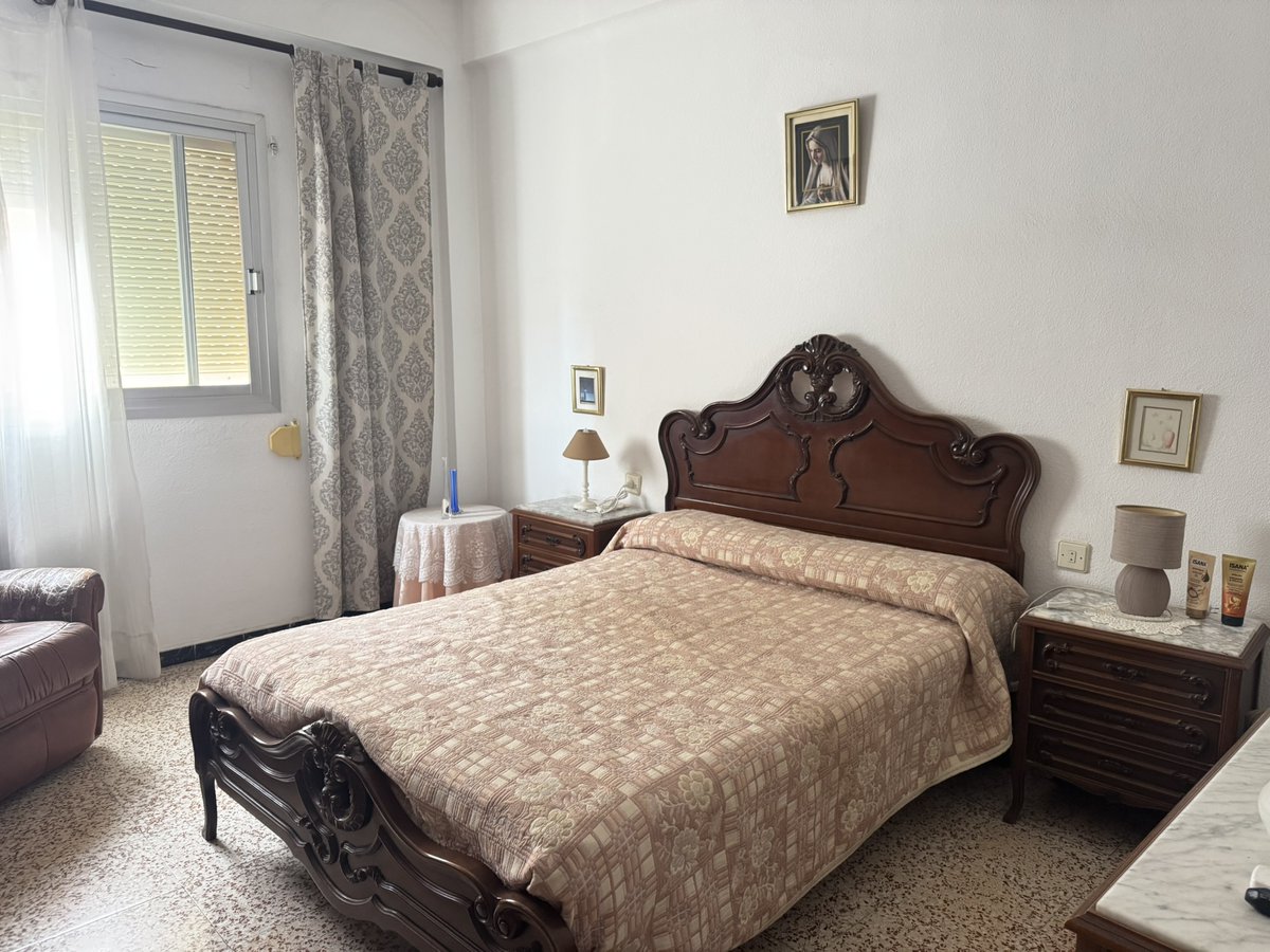 ExpInmobiliario's tweet photo. SE VENDE VIVIENDA EN CALLE REDUCTO ZONA PLAZA DE PAVÍA EN 1ª PLANTA CON 3 HABITACIONES Y UN BAÑO, DE 101 M Y LOCAL COMERCIAL DE 74 M. PI10325.

¿Quieres verlo? ¡Llámanos ya y pide tu cita!

☎ (+34) 685 88 20 30
📧 info@expertoinmobiliario.com
Más Info: https://t.co/oxwBM8lqKj https://t.co/UOaTfxhmNF
