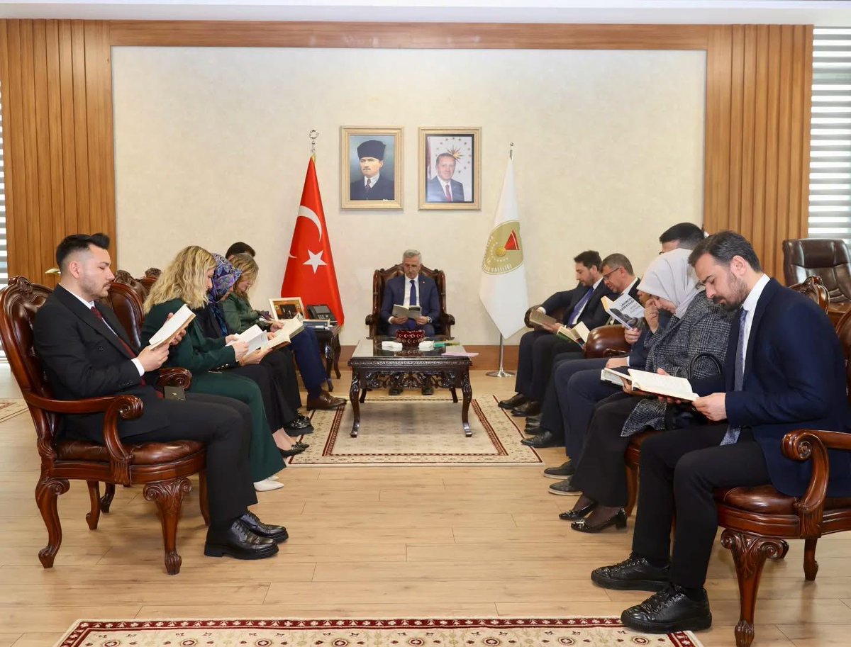selmaatci's tweet photo. #kahramanmaraşokuyor #okuyanşehirmaraş #kütüphanehaftası https://t.co/0ZhfLvL688