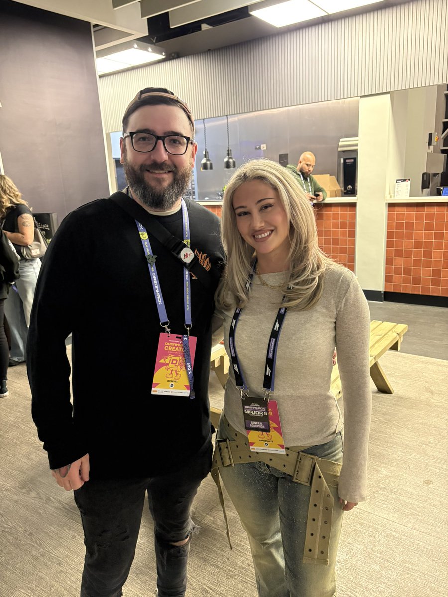 🧟‍♂️ItzAbysz 🔜 DREAMHACK!!! tweet media