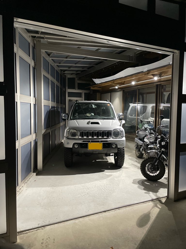 アンモと5台の愛車達 tweet media