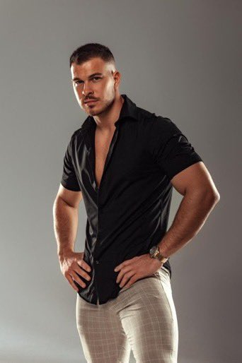 Your guy Leslie tweet media