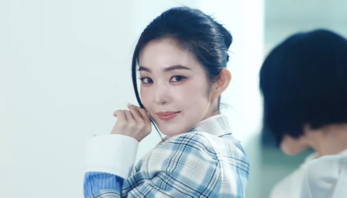 reveluv_tk's tweet photo. よーやく聞けた
めちゃくちゃ耳に残る神曲！！！
そして安定のビジュ🥹

#IRENE #아이린
#BiggestFan #IRENE_BiggestFan
#RedVelvet #레드벨벳 https://t.co/xK0rbxgBVm