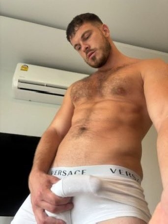 Leslie POV tweet media