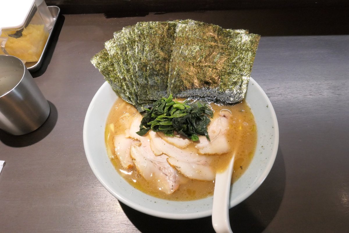 ﾄﾝｺﾂ*𓃟 tweet media