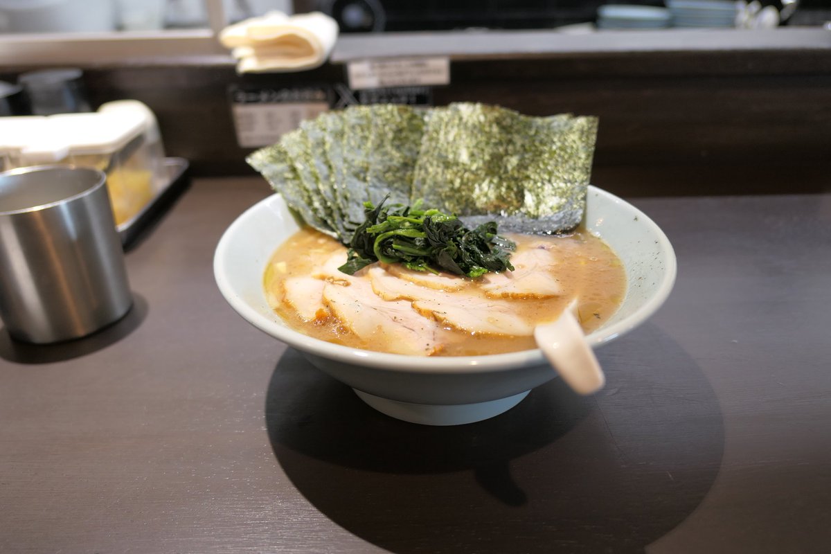 ﾄﾝｺﾂ*𓃟 tweet media